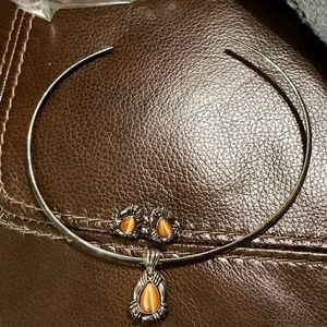 Choker and earrings set